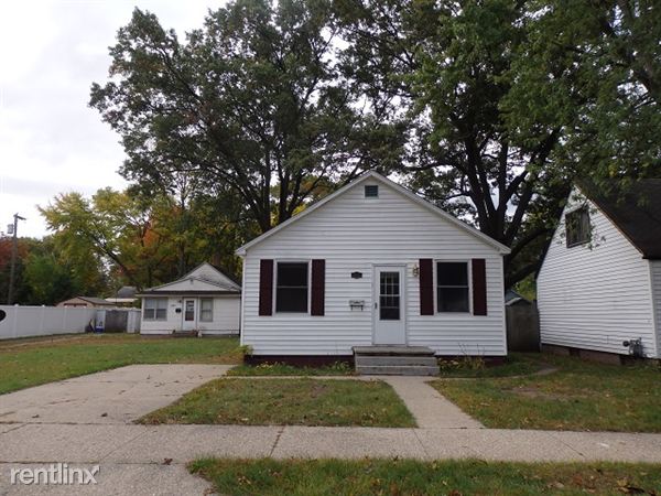 Building Photo - 1267 Langeland Ave