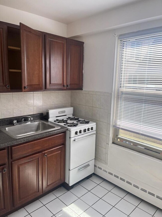 Foto del edificio - 2610 W Berwyn Ave