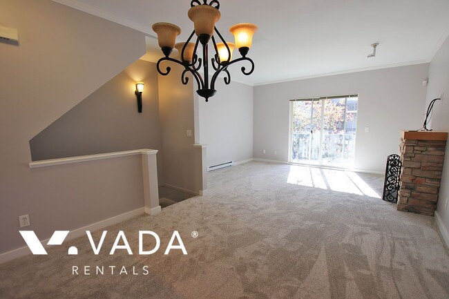 Building Photo - Sundance 3 Level Townhouse For Rent 114-15...