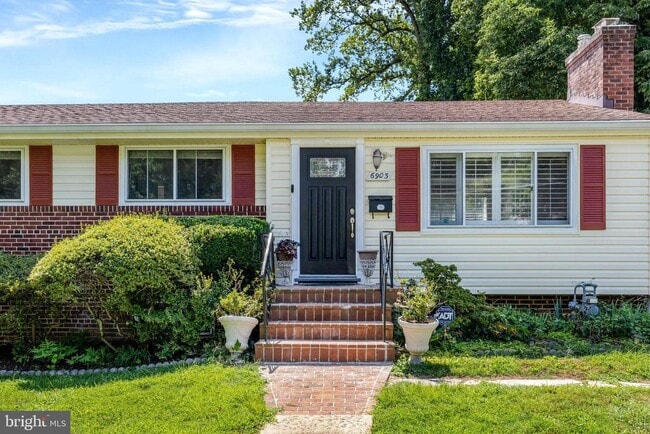 Foto del edificio - 6903 Fern Ln