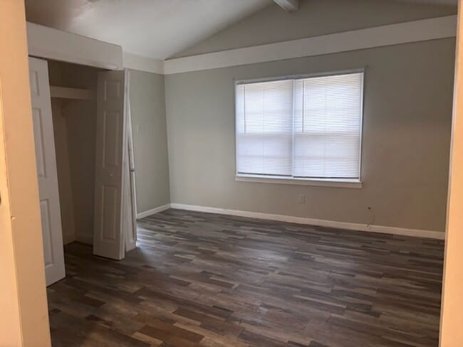 Building Photo - 2860 Charleston Dr