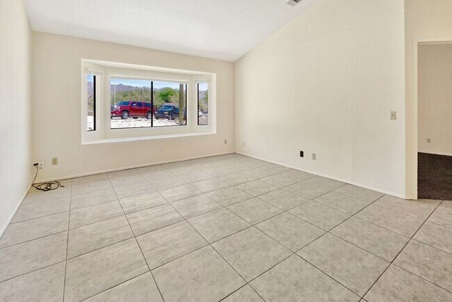 Building Photo - Huge corner lot with beautiful mountain vi...