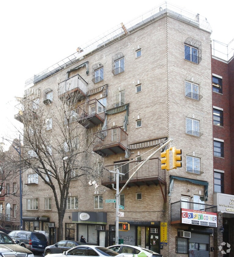 Primary Photo - 200 Division Ave