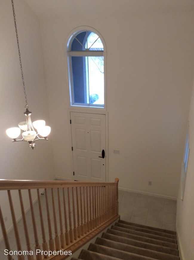 Building Photo - 2 br, 2.5 bath House - 635 1st Street West