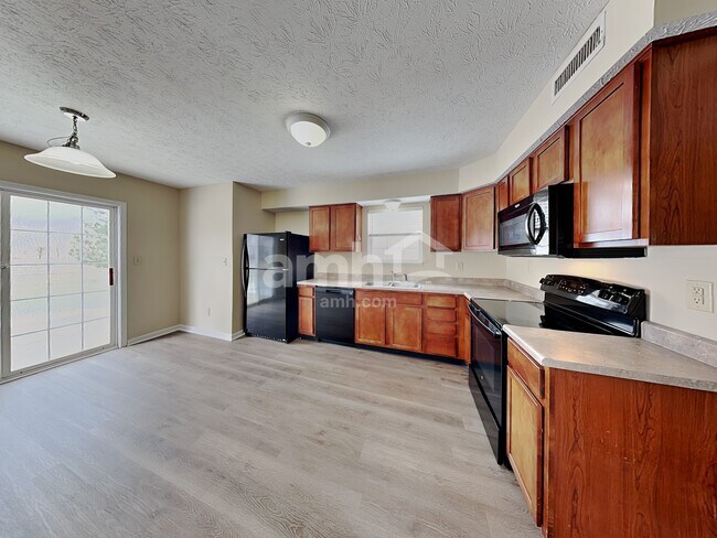 Foto del edificio - 5640 Rambling Dr