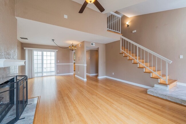 Building Photo - Beautiful Redondo Beach Condominium Rental!
