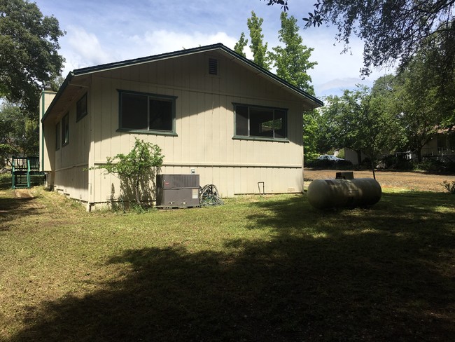 Building Photo - 14305 Pepperwood Dr