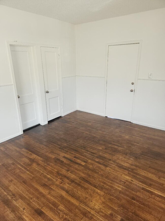 Foto del edificio - 1223 N Chautauqua Ave