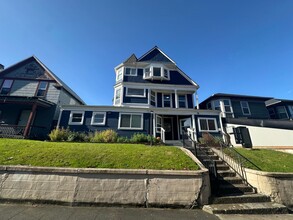 Building Photo - 2922 Hoyt Ave