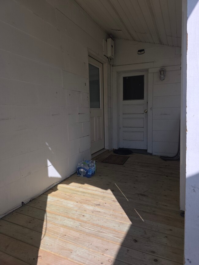 Building Photo - 307 N Governors Ave