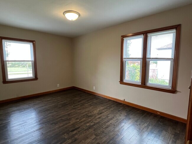 Building Photo - 6652 N 43rd St
