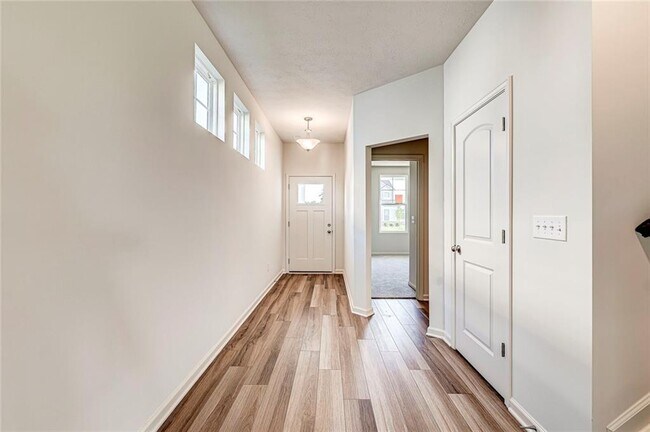 Building Photo - 6595 Seabiscuit Rd