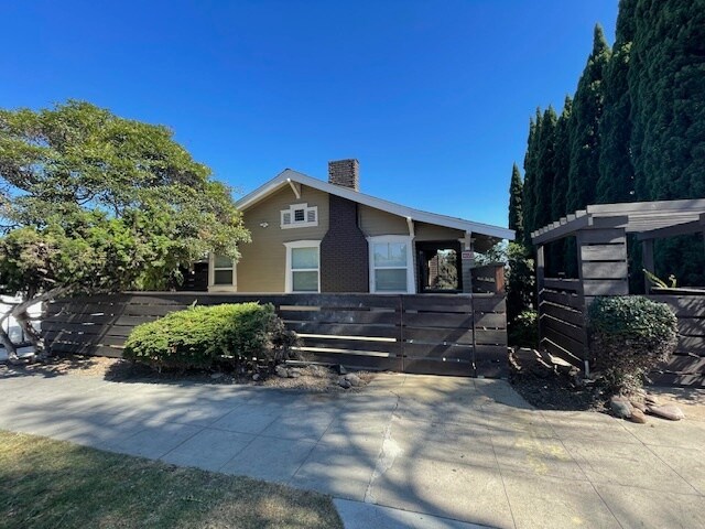 Foto principal - 4171 Georgia St