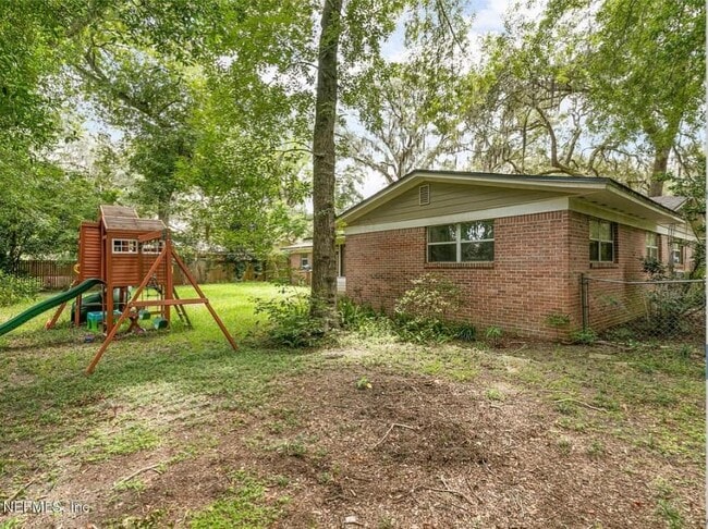 Foto del edificio - 5433 Sanders Rd