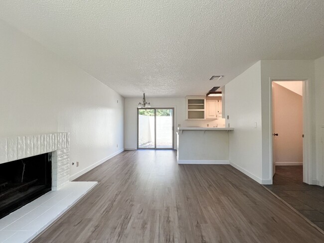 Building Photo - Two Bedroom Napa Condo