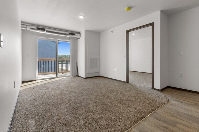 Foto del edificio - Whisper Creek Village