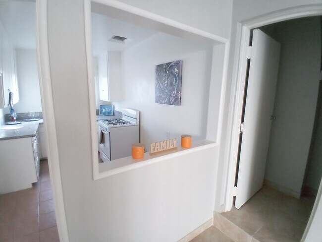 Foto del edificio - 1801 N Gramercy Pl