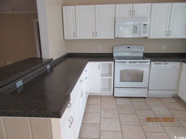 Building Photo - 205 5th Ave N