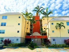 Building Photo - 8353 Lake Dr