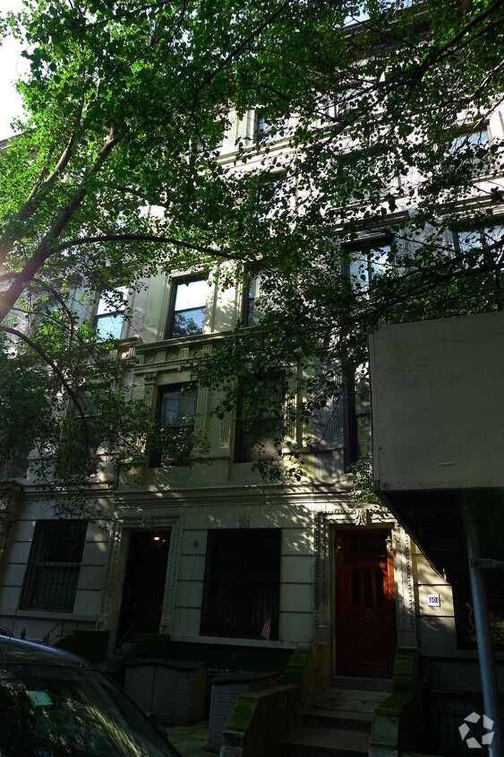 Foto del edificio - 12 E 95th St