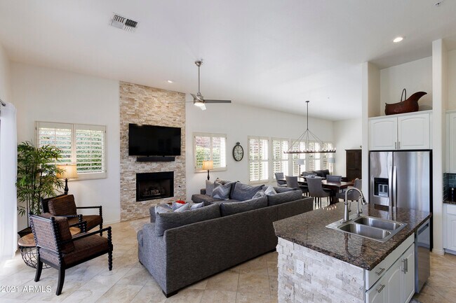 Building Photo - 10175 E Cochise Dr