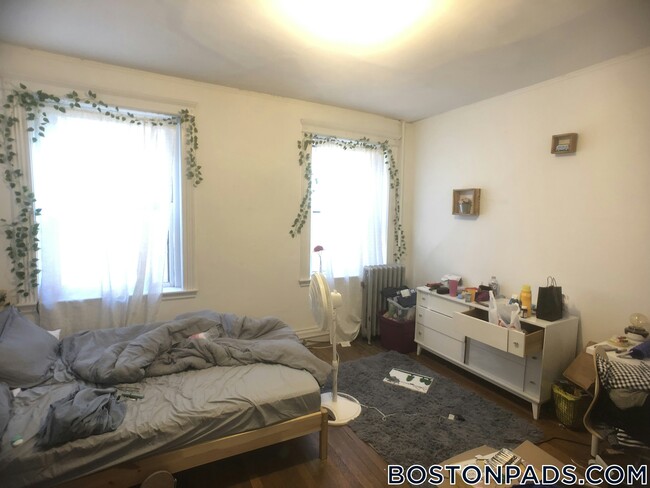 Building Photo - 11 Euston St