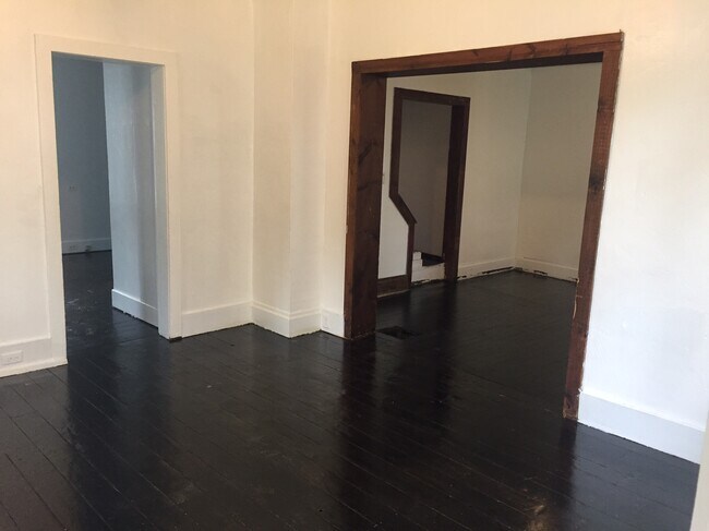 De sala a comedor - 123 W 14th St