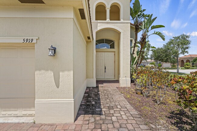 Foto del edificio - 5919 Walnut Park Ln