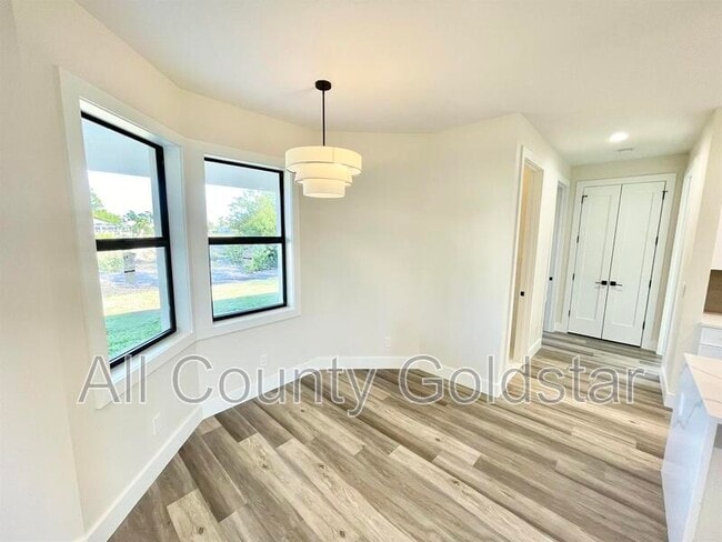 Building Photo - 31 Pine Valley Pl