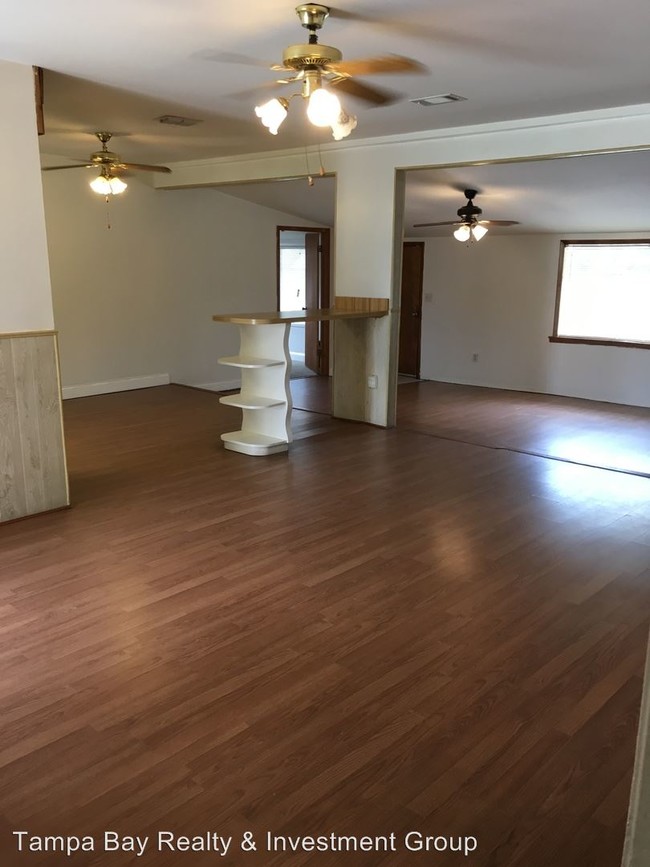 Foto del edificio - 3 br, 2 bath House - 6410 Sawyer Rd
