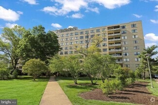 Building Photo - 6621 Wakefield Dr