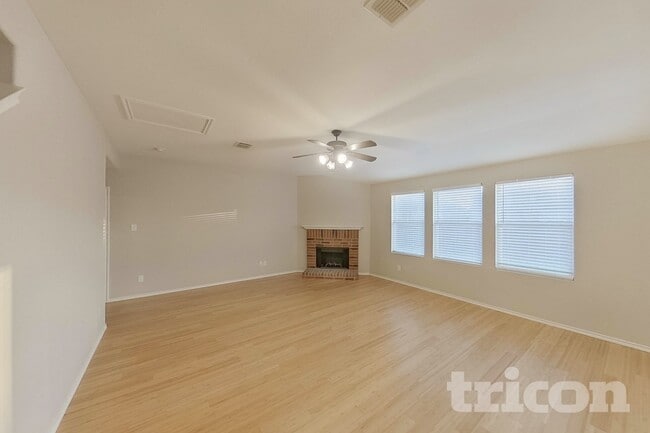 Building Photo - 216 Rambling Way