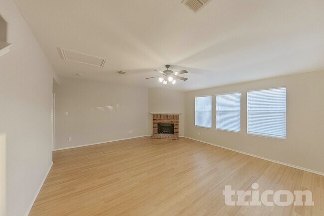 Foto del edificio - 216 Rambling Way