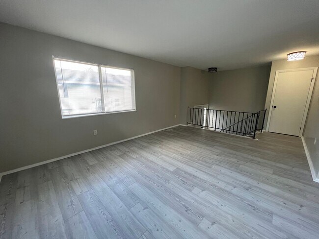 Building Photo - COR - 3535-3537 Golden Meadows
