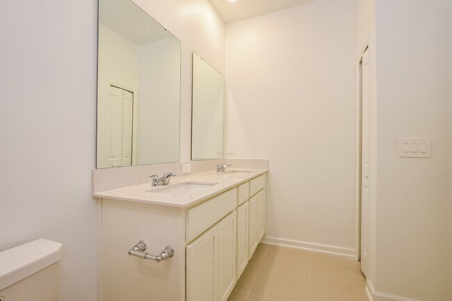 Foto del edificio - 7656 Gemstone St