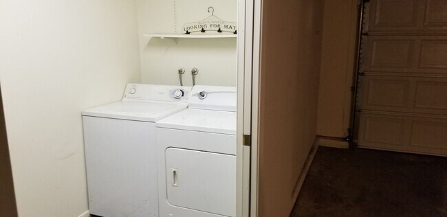 Building Photo - Updated Two Bedroom Condo with Warm Fireplace