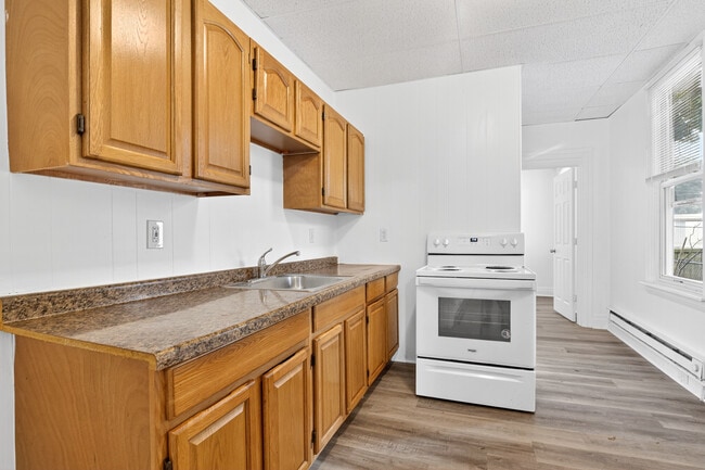 Building Photo - 919 Mifflin St