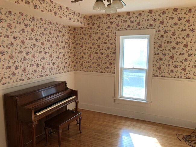 Foto del edificio - Charming Victorian House located in Lake Mills