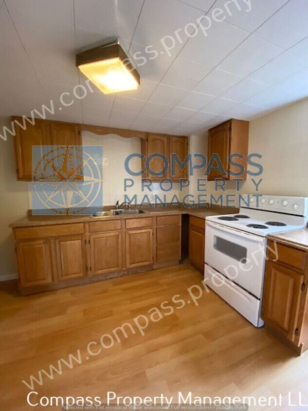Primary Photo - $1295 - 3 Bed, 1 Bath - West End of Coates...