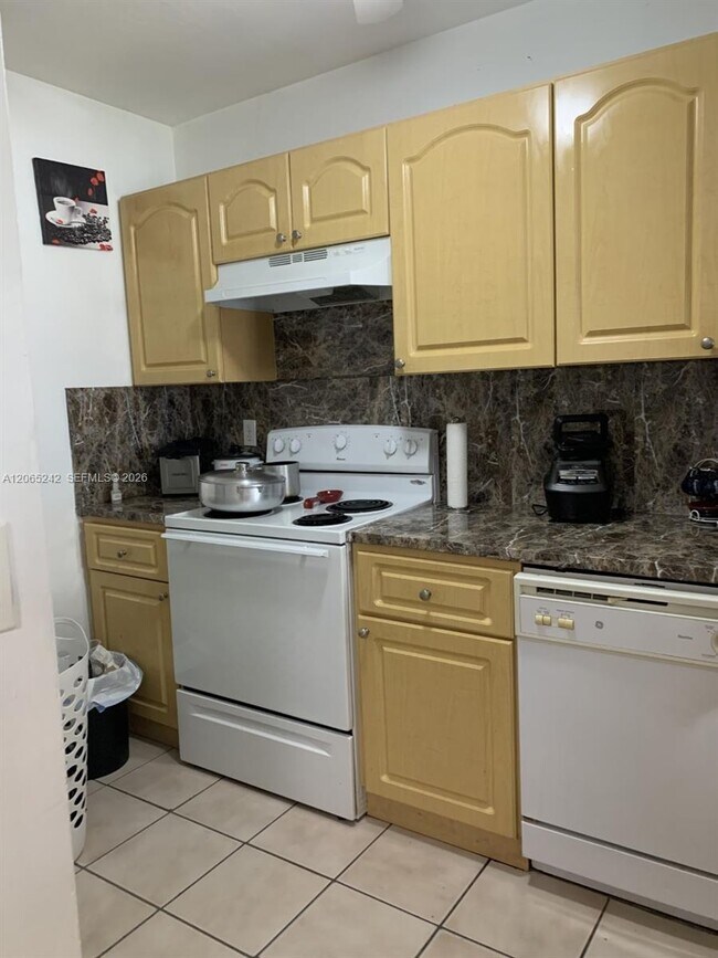 Building Photo - 15324 SW 72nd St