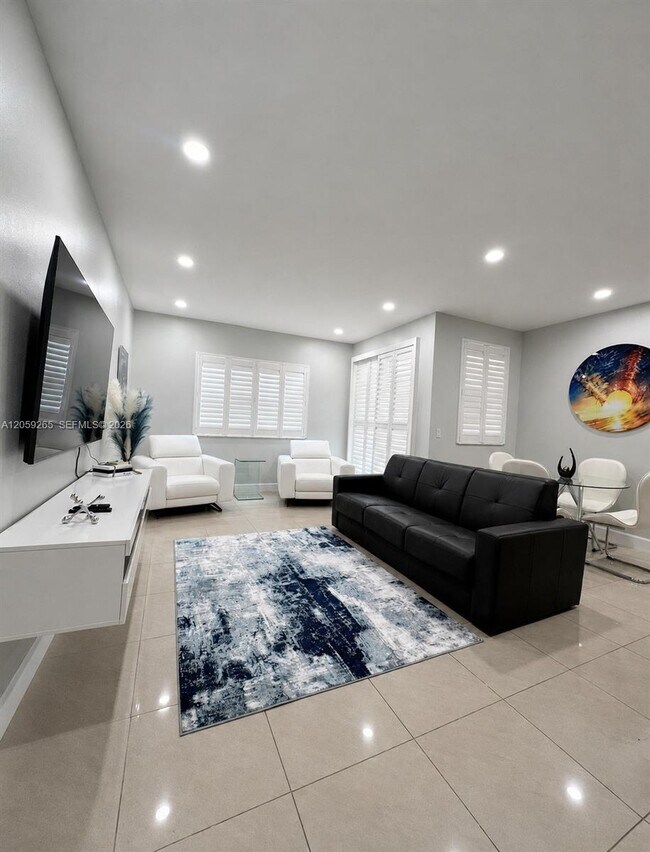 Foto del edificio - 3105 NE 184th St