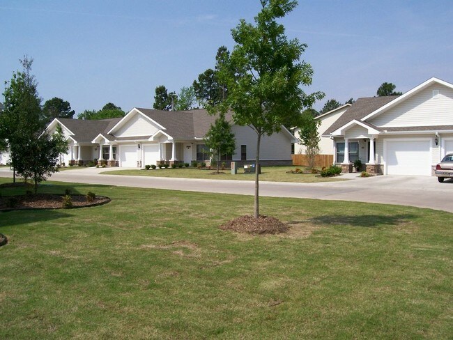 Building Photo - Villas of Jonesboro