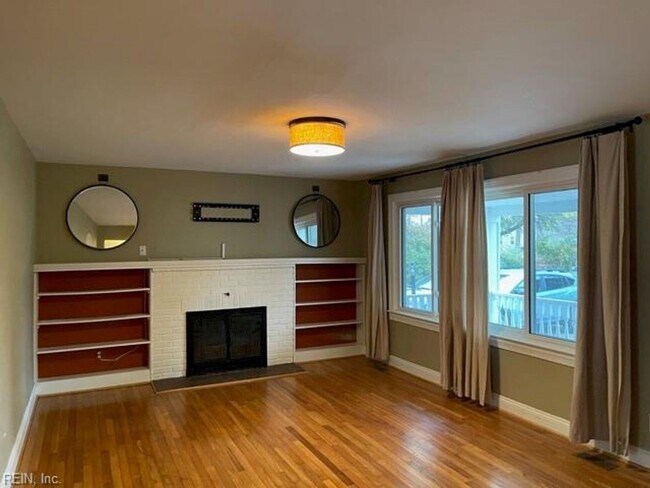 Foto del edificio - NORFOLK HOME W/LARGE FENCED YARD FOR RENT!