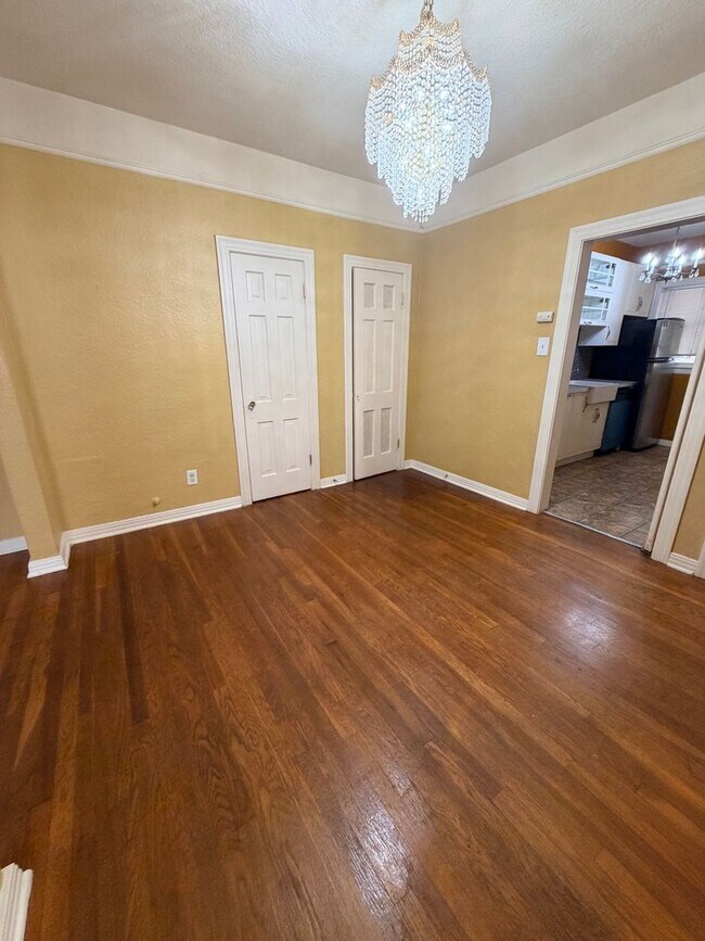 Foto del edificio - 268 E Lullwood Ave