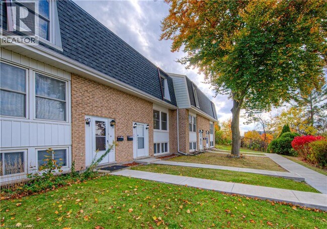 Photo du bâtiment - 206 Green Valley Dr