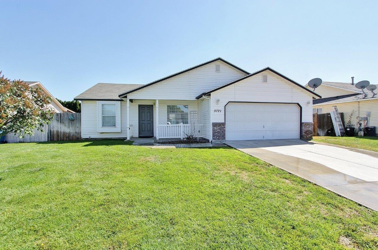 Primary Photo - 3721 Pierre Ave