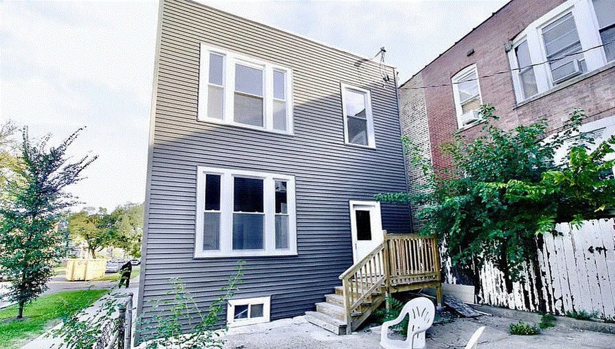 Primary Photo - 3758 W McLean Ave