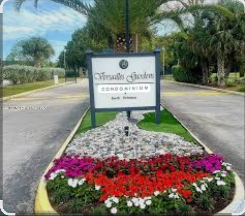Foto principal - 8000 Fairview Dr