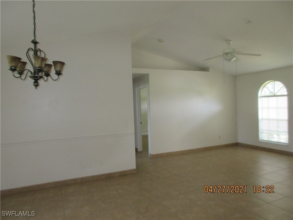 Foto principal - 2233 NE 5th St