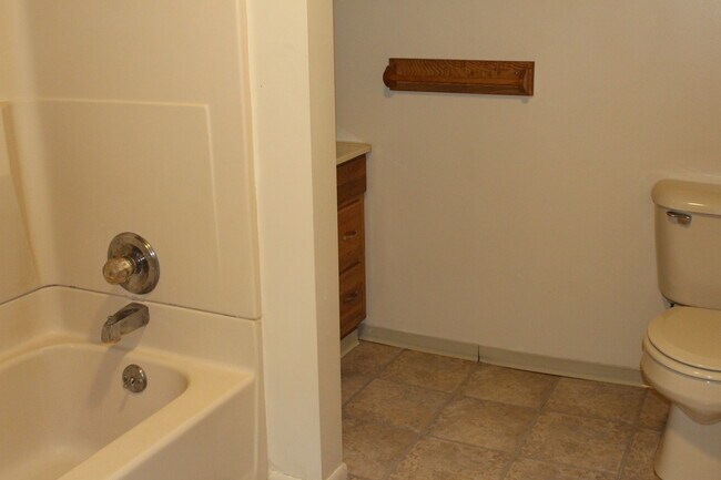 Foto del edificio - 1332 Sutherland Ave